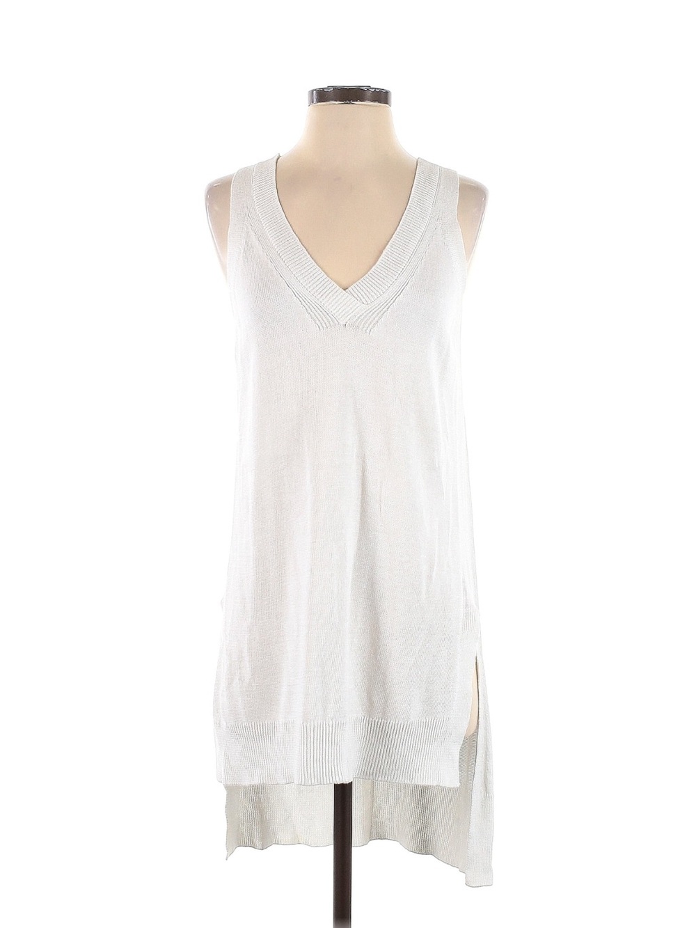 Velvet Heart White Knit Garment with Black Label